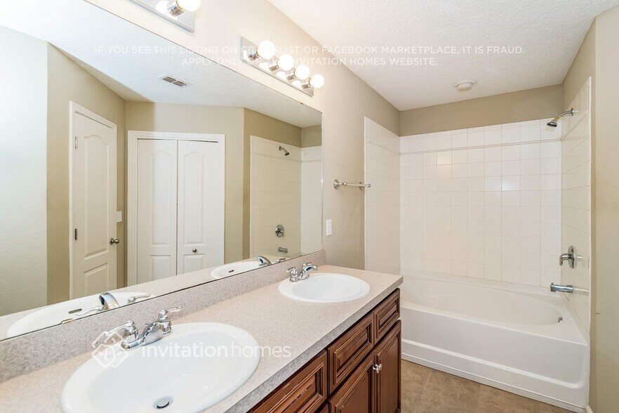 Building Photo - 6357 Louis Clark Ct