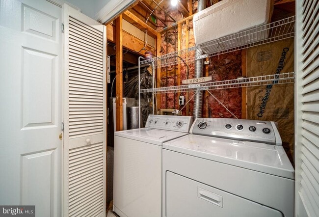 Building Photo - 8501 Blue Bird Woods Ct