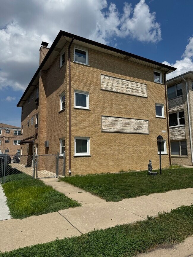 Primary Photo - 8228 W Walsh Ln