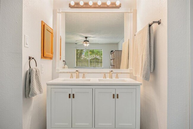 Building Photo - 2513 Harpers Ferry Crossing
