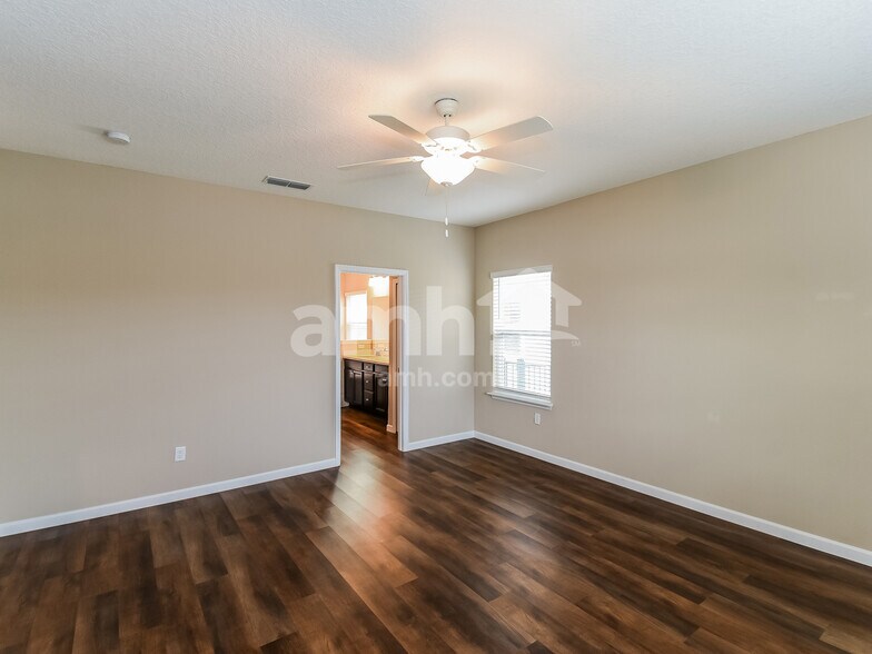 Building Photo - 163 Hemlock Point