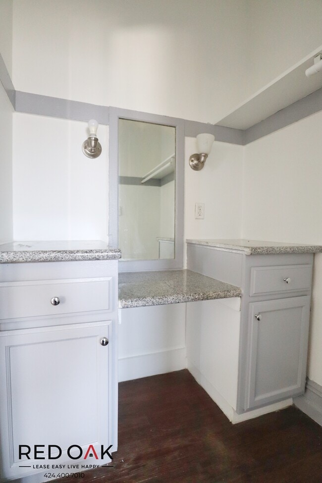 Building Photo - 945 Beacon Ave