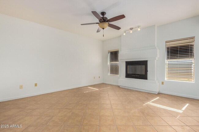 Building Photo - 816 E Forest Hills Dr