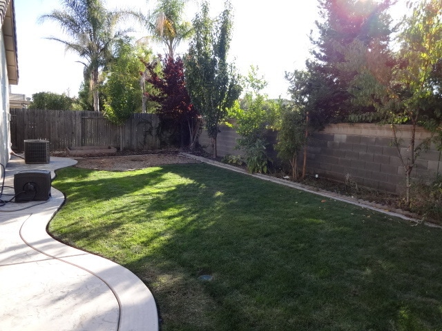 Building Photo - SINGLE STORY, 3 BEDROOM, 2 BATH, 2.5 CAR GARAGE, IN GATED COMMUNITY!