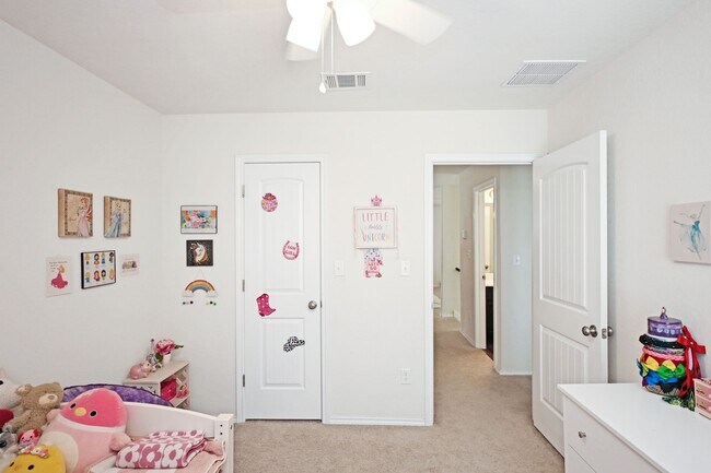 Building Photo - 138 Buttercup Bnd