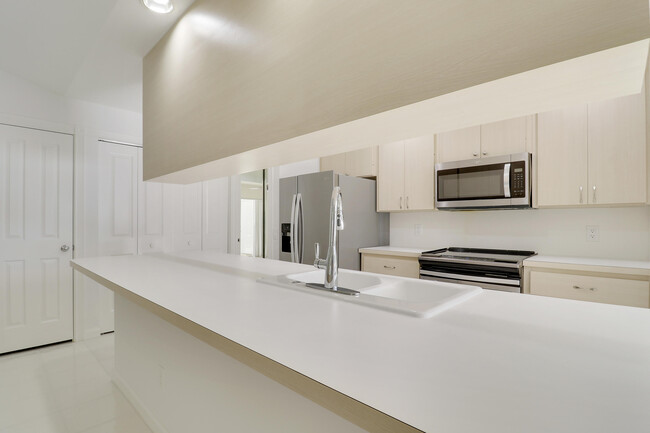 Building Photo - 11301 Myrtle Oak Ct