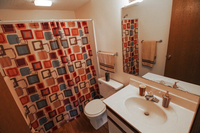 Building Photo - 48 E John