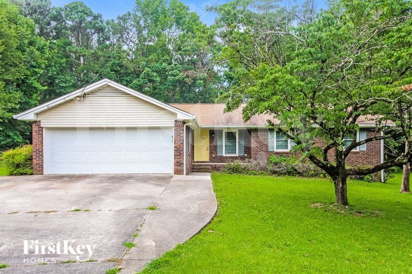 Primary Photo - 2144 Moon Dr SW