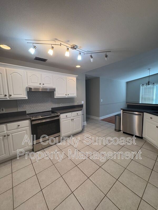 Building Photo - 117 Pine Lake Dr