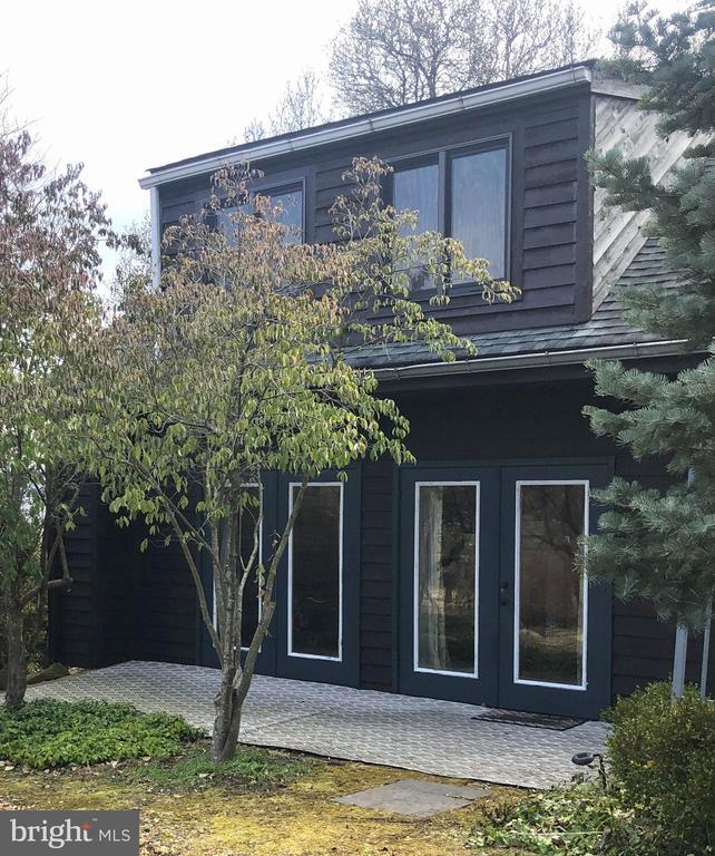 Building Photo - 8376 Meadows Rd