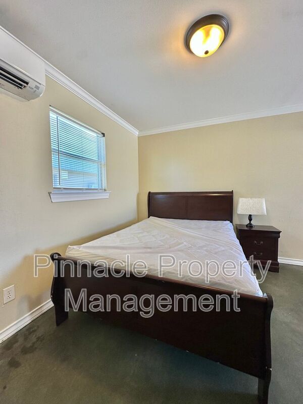 Building Photo - 350 W Ave L