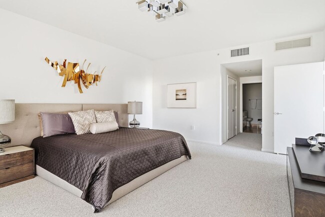 Building Photo - 550 Okeechobee Blvd