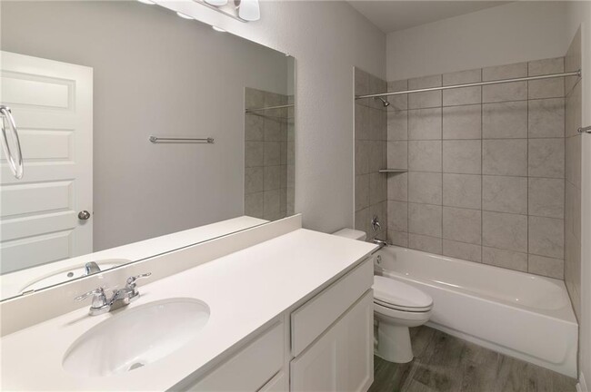 Building Photo - 124 Driftwood Hills Way