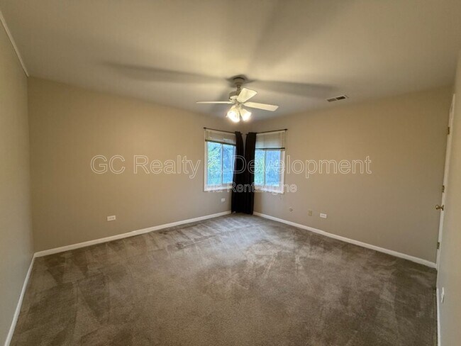 Building Photo - 609 Pinecroft Dr