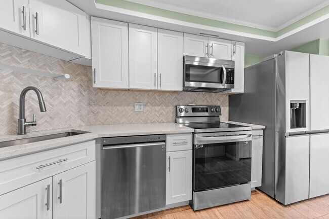 Building Photo - 2400 Presidential Way