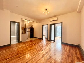 Building Photo - 52 Monitor St