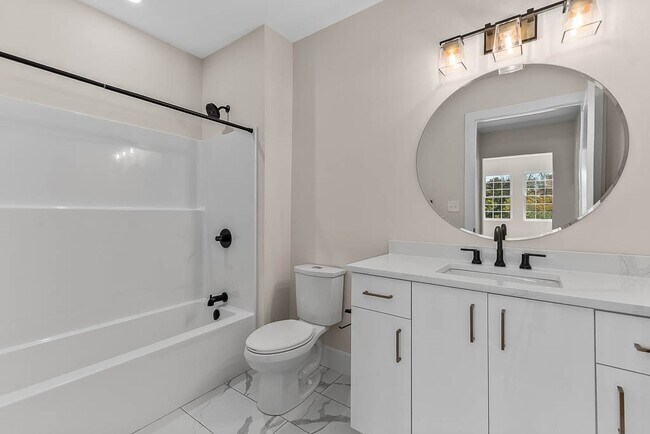 Building Photo - 22 Everett St