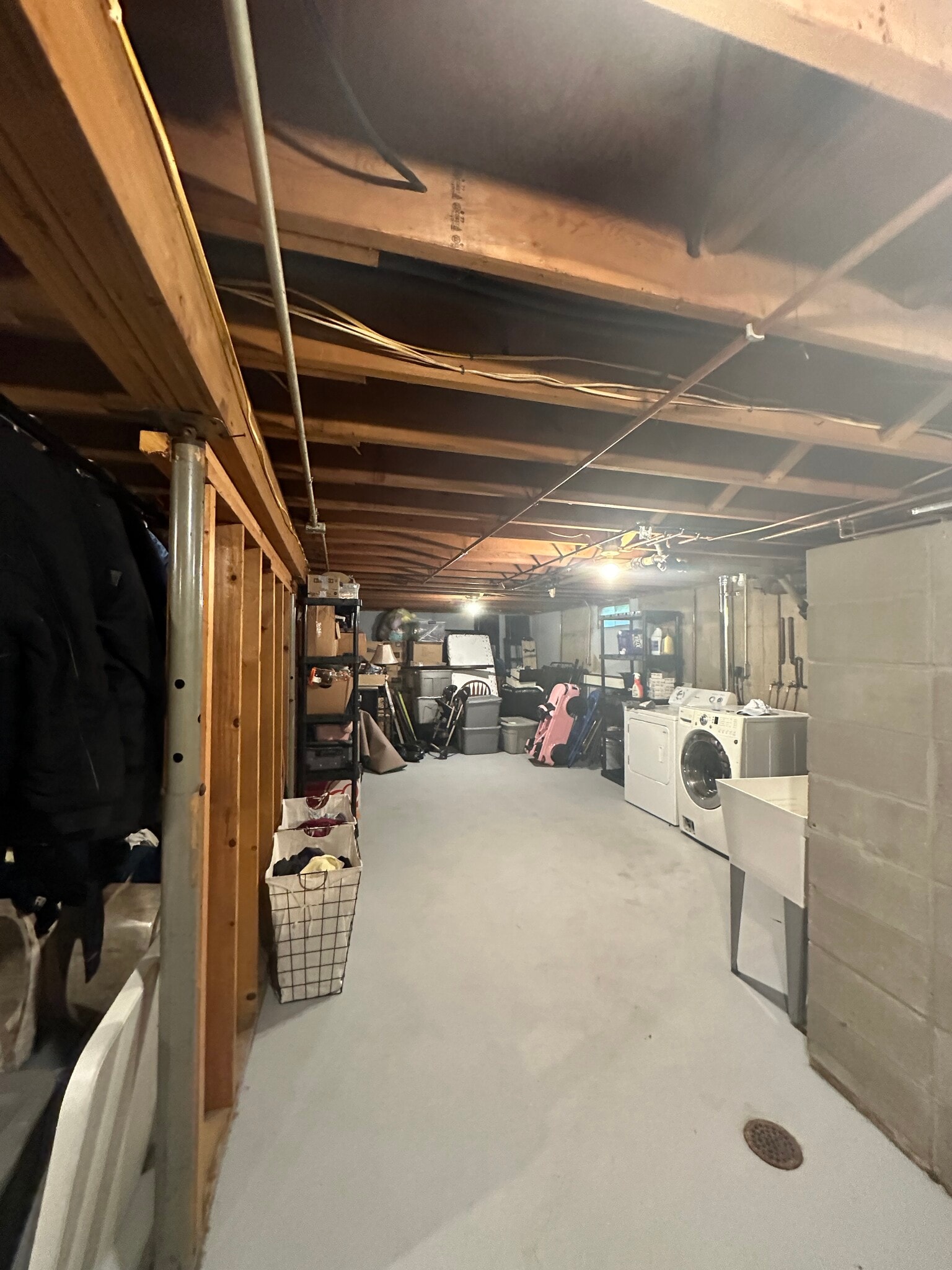 Building Photo - 1323 Cardinal Ln