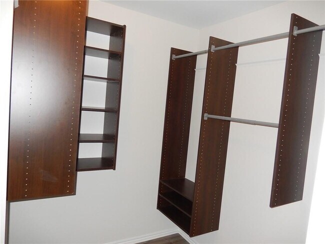 Building Photo - 116 Rinehardt St