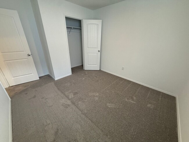 Building Photo - 200 Sarah Alyse Ln