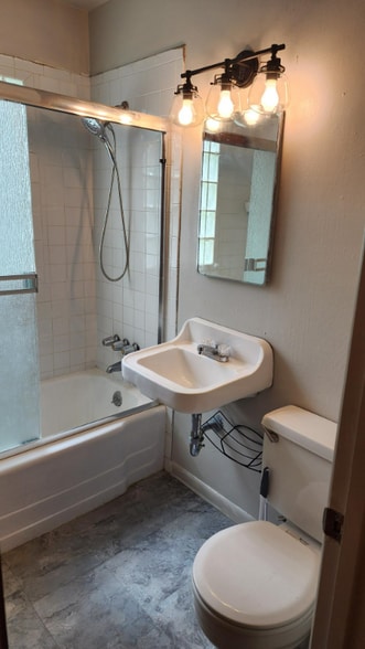 Building Photo - 2421 13th Ave