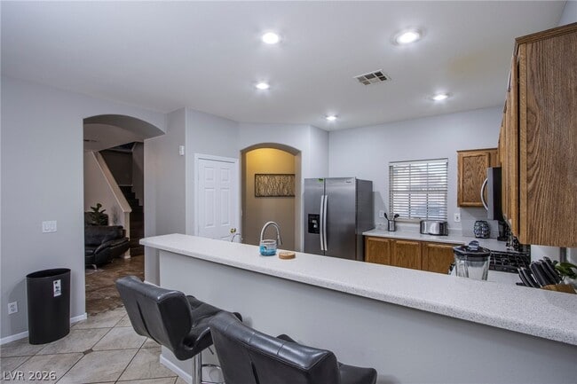 Building Photo - 6429 N Corrie Canyon St
