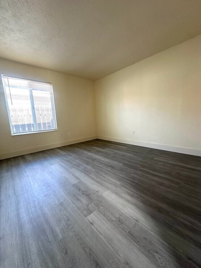 Building Photo - Beautifully Remodeled Home in the Heart of Manteca!