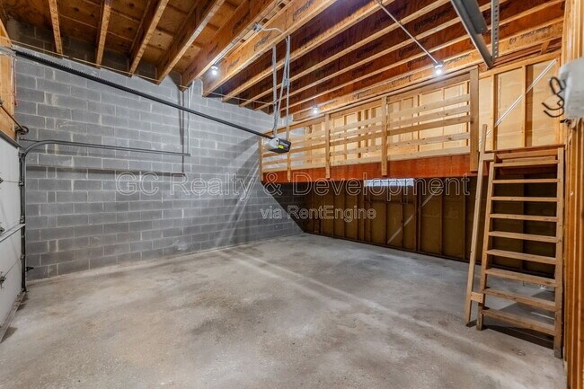 Building Photo - 5424 S Ellis Ave
