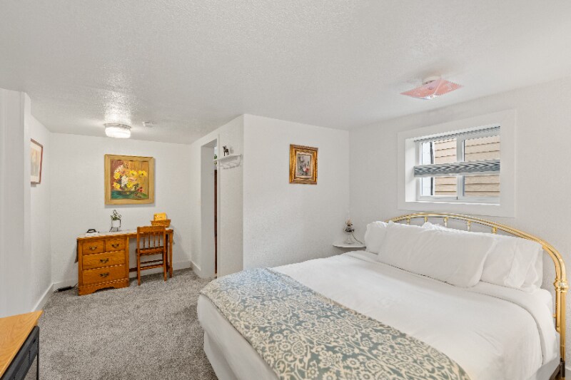 Building Photo - 451 Broad St