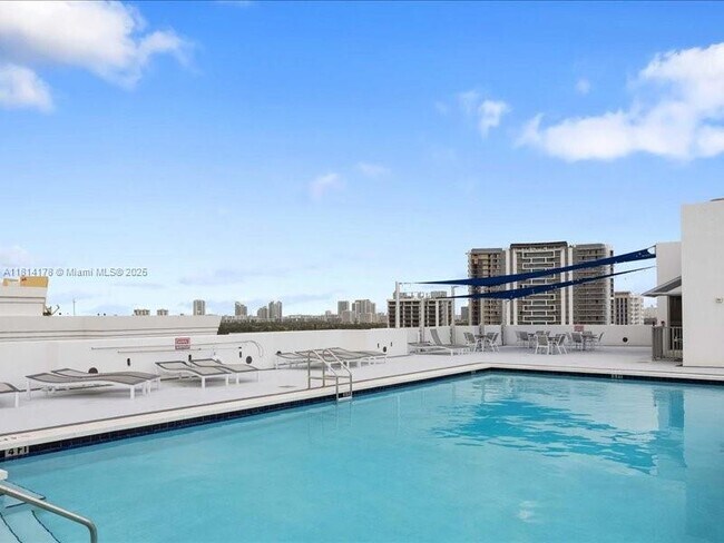 Building Photo - 1830 Radius Dr