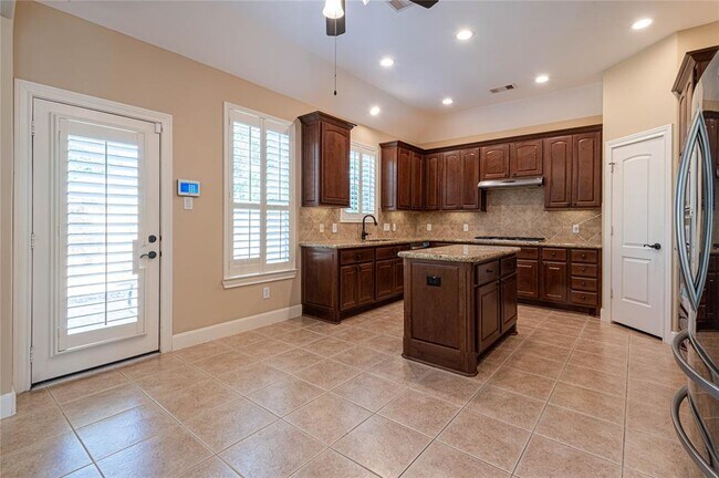 Building Photo - 5114 E Jerad Dr