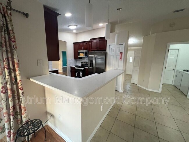 Building Photo - 3037 Bonkirk Dr