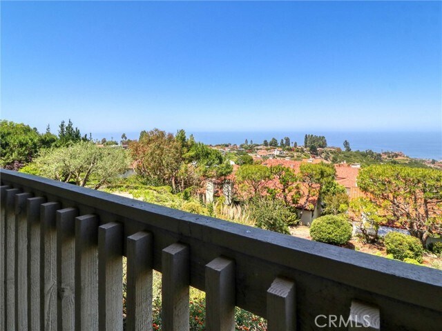 Building Photo - 6542 Ocean Crest Dr