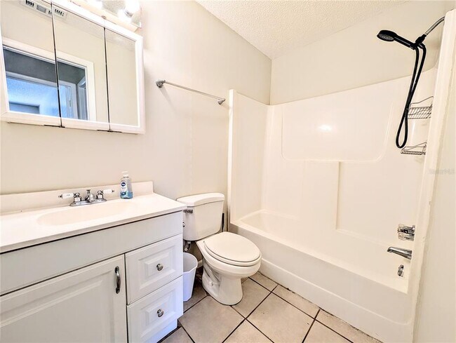 Building Photo - 1122 68th Ave Dr W