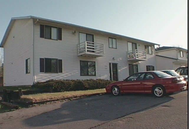 Building Photo - 1228 O Ave Pl NE