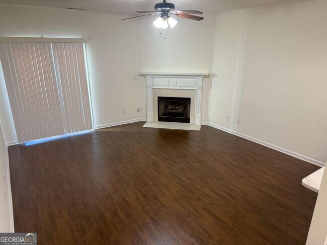 Building Photo - 2729 Heathrow Dr