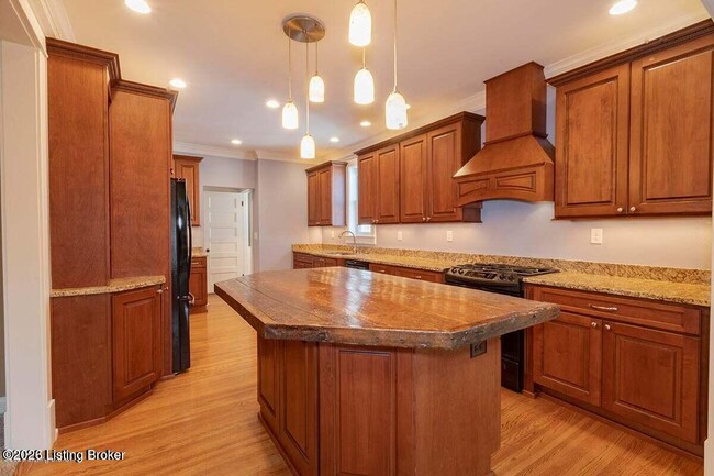 Building Photo - 2112 Maryland Ave