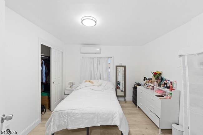 Building Photo - 56 Yereance Ave