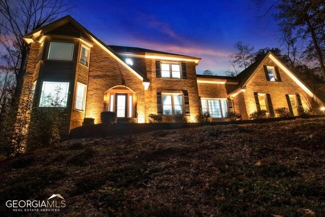 Building Photo - 661 Luther Ct