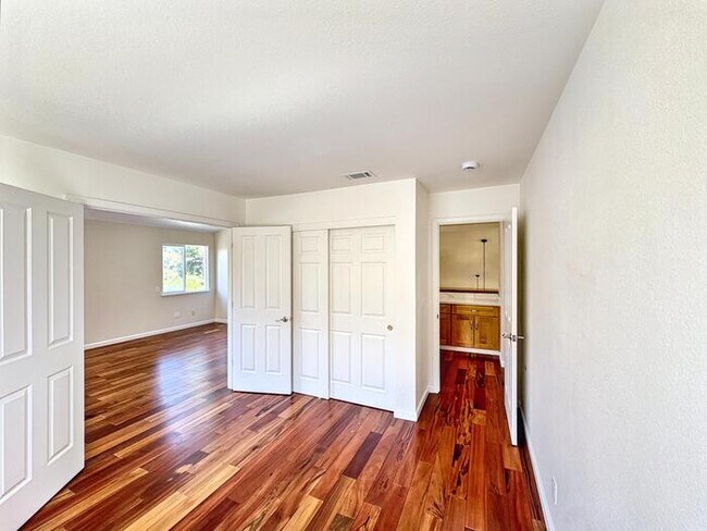 Building Photo - 1905 Paradise Peak Ct
