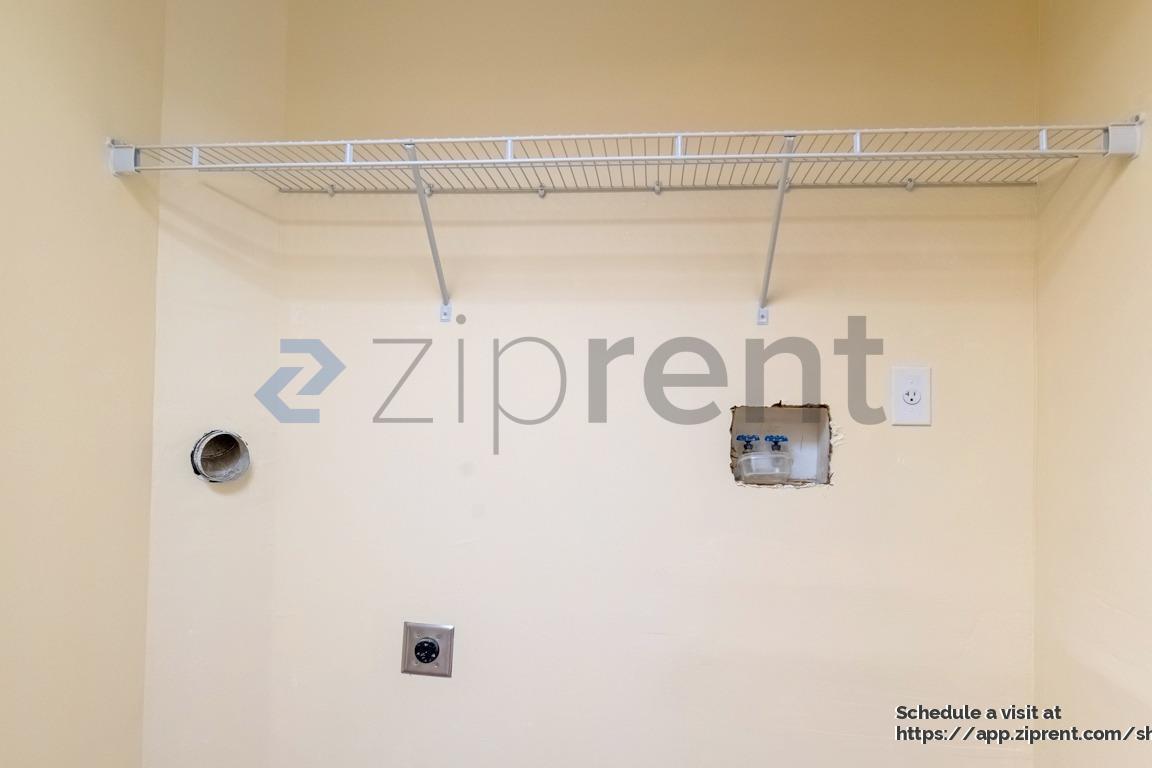 Building Photo - 8533 Sawyer Brown Rd