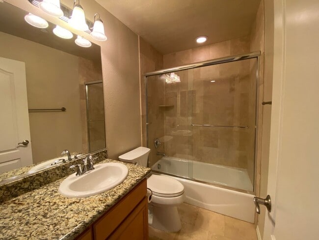 Building Photo - Great Tri-Level Townhome in Coastal Carlsbad Location!