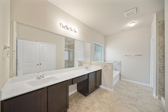 Building Photo - 8907 Arundal Garden