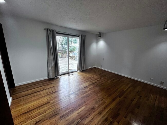 Building Photo - 4523 110th Ave NE