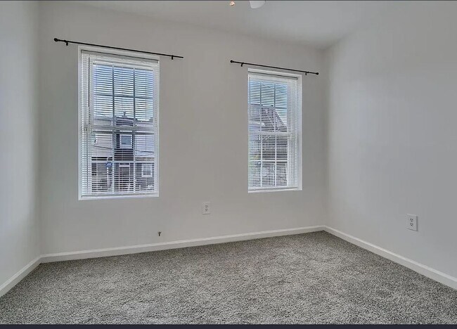 Building Photo - Rose Street