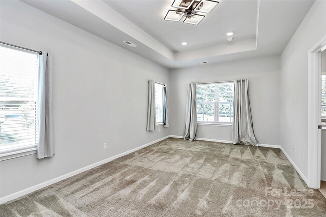 Building Photo - 720 Herlong Ave