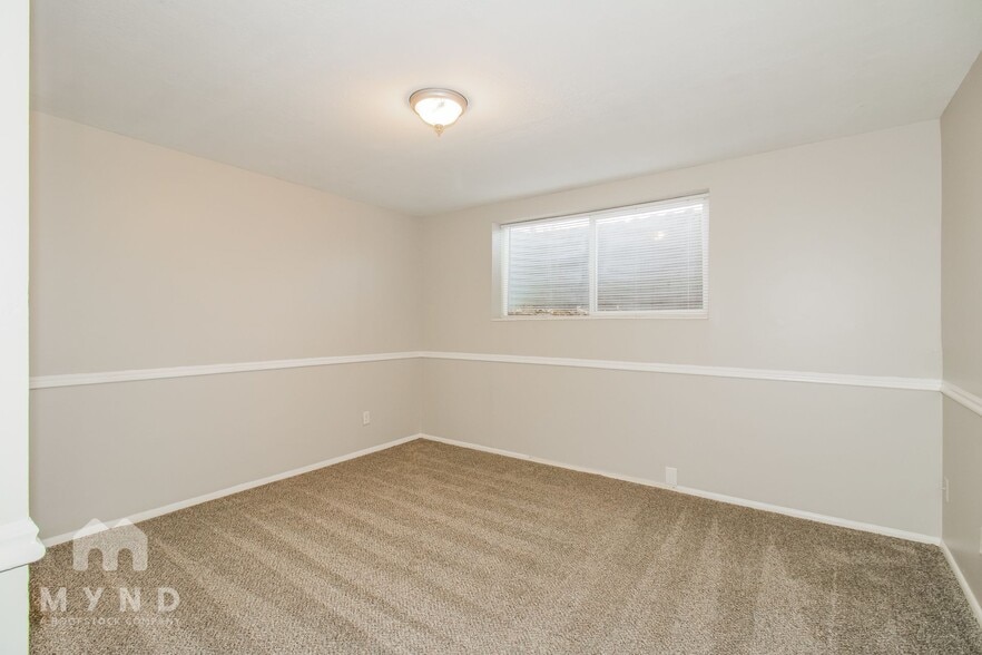 Building Photo - 9548 S 1210 E