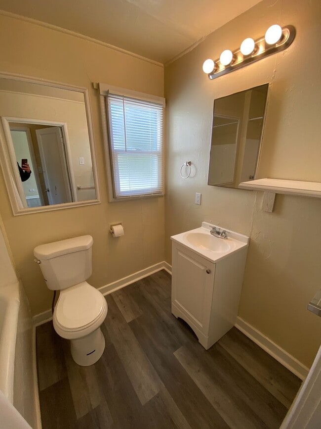 Building Photo - 1+ Bed 1 Bath, Single Family Home In Martinez
