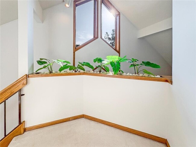 Building Photo - 13900 Hill Ridge Dr