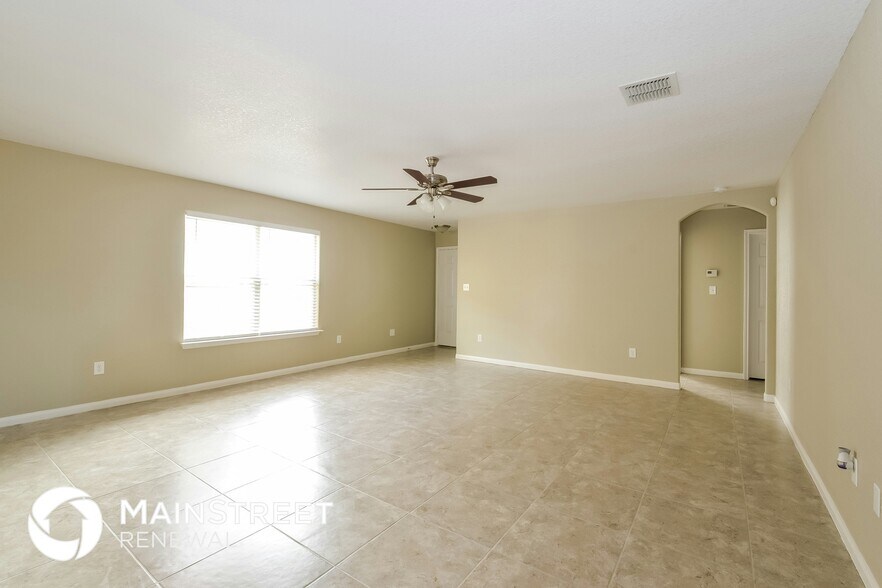 Building Photo - 11415 Coral Canyon